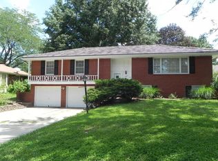 1204 SW 14th St Ter, Blue Springs, MO 64015