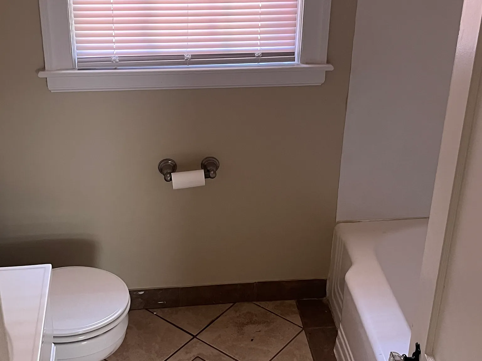 2 bed, 828 sqft, $1,100 — Photo 3