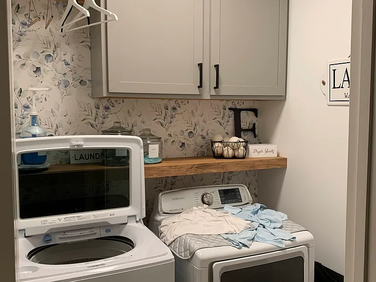 Laundry room (upstairs)