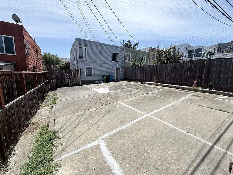 648 Sweeny St — Photo 20