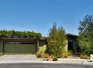 432 Woodland Pl, Costa Mesa, CA 92627