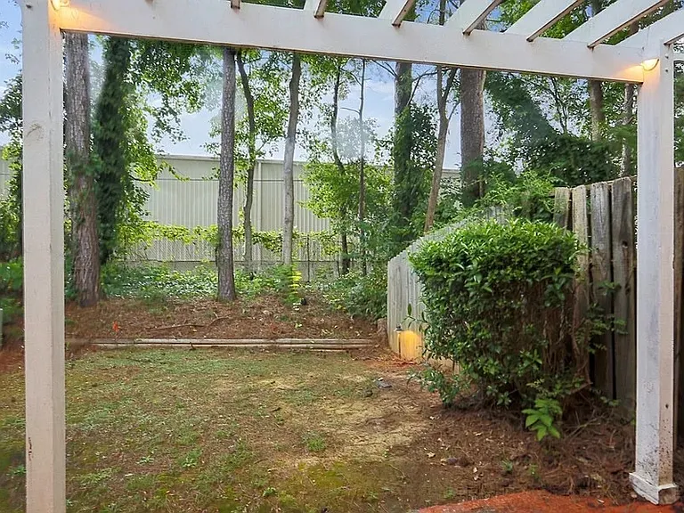 1455 Springleaf Cir SE — Photo 12