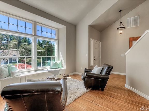 5th image of 305 35th Avenue Ct NW