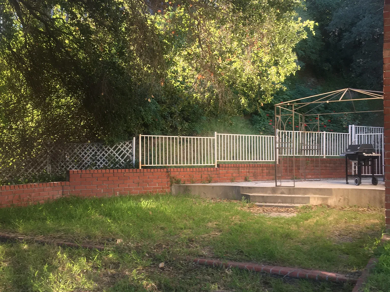 5 bed, 2357 sqft, $4,500 — Photo 2