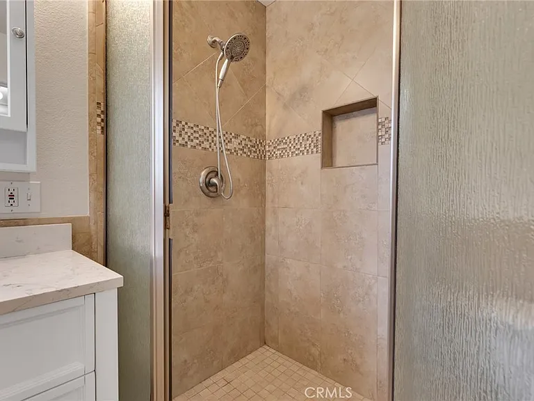 221 Acacia Ln — Photo 21