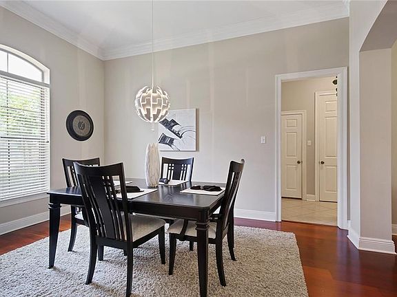 4th image of 227 Highland Oaks North Dr