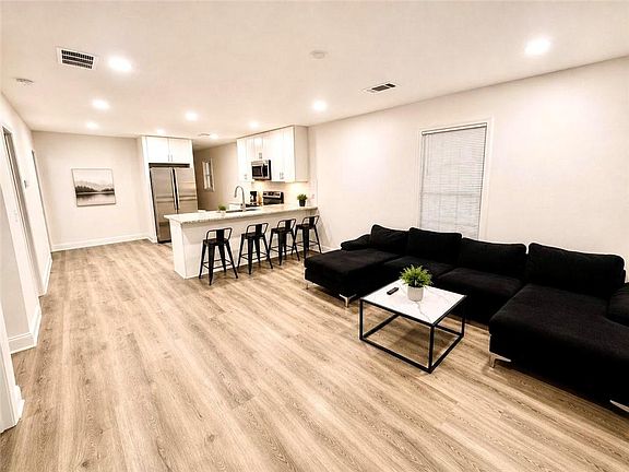 2nd image of 849 Wood St NW