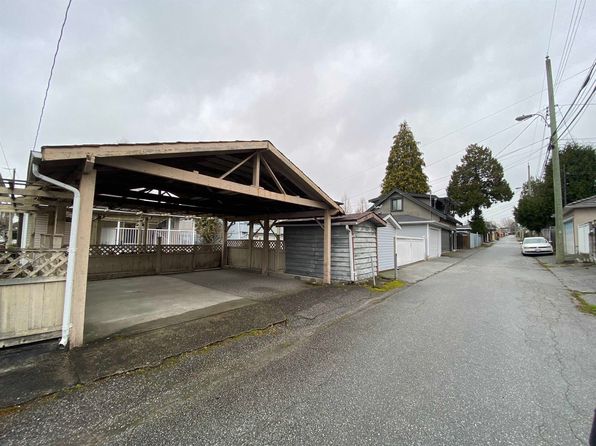 6828 Inverness St, Vancouver, BC V5X 4G2