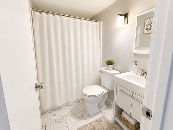 3rd image of 1211 Langley Rd APT 4