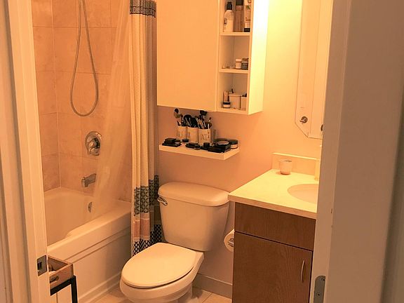 3rd image of 2740 W Armitage Ave APT 205S