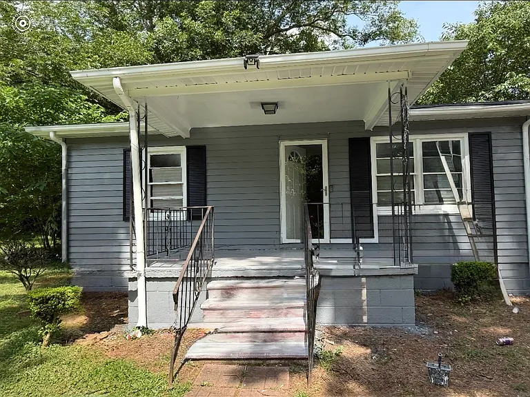 1711 Young Rd — Photo 1