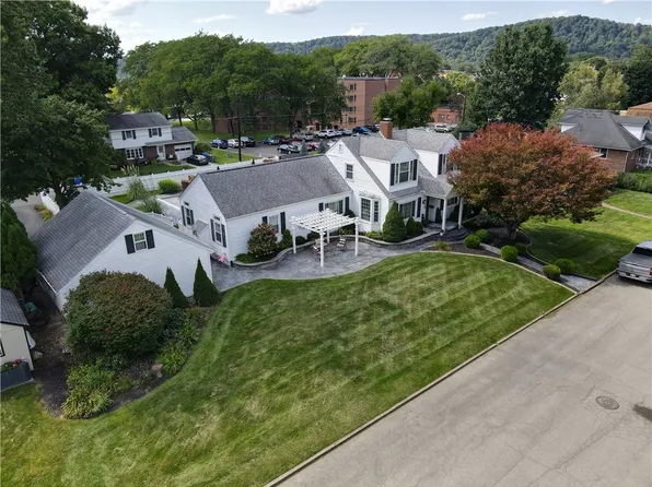217 Pennsylvania Ave, Zelienople, PA 16063
