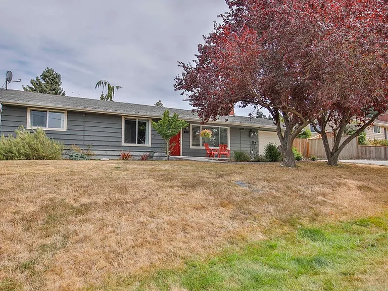 639 NE Otis St — Photo 31