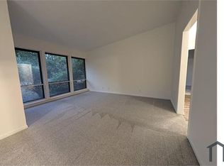 2106 Colony Dr SW Unit 2106, Huntsville, AL 35802
