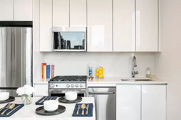 Rented by Mossanen Group | media 11