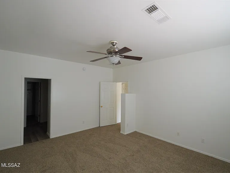 312 E Calle Cerita — Photo 4
