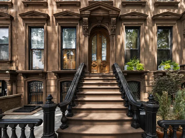 213 Lafayette Avenue image 1 of 20
