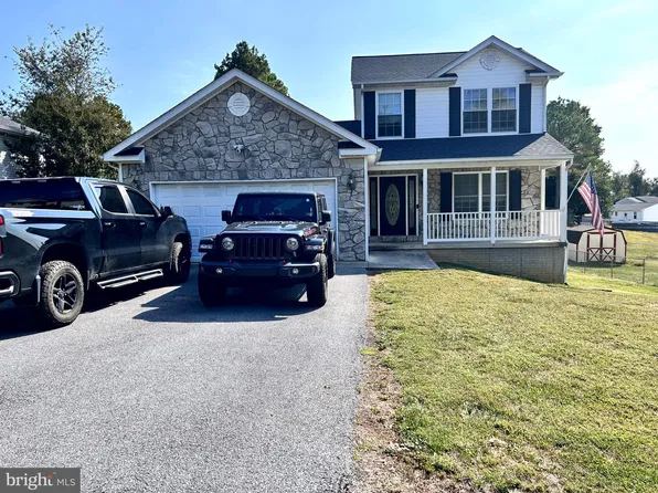 60 Prairie Ln, Martinsburg, WV 25404