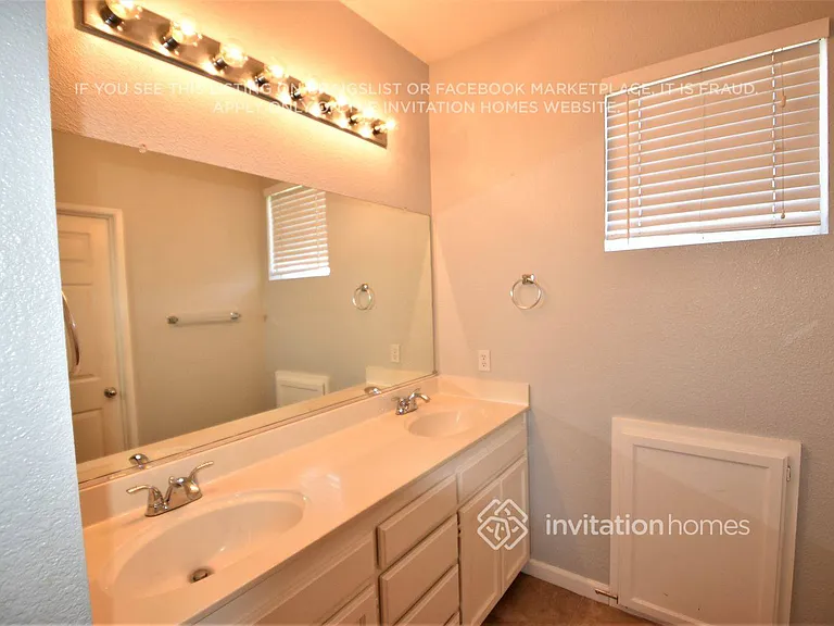 1866 Leaning Oak Dr — Photo 13