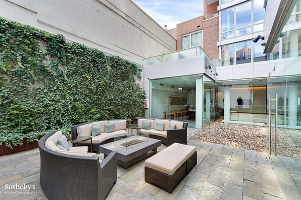 Sold by Sotheby's International Realty | media 23