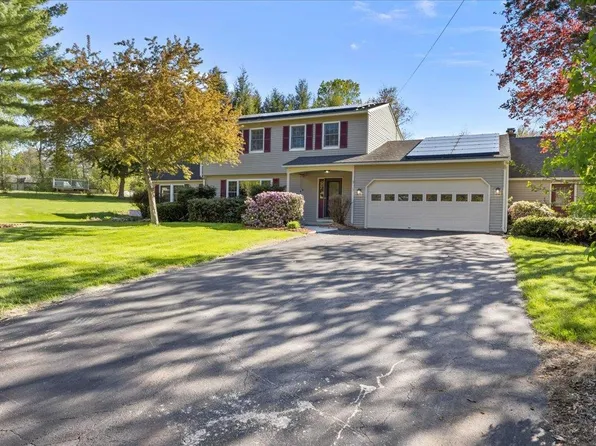 67 Pinecrest Circle, Williston, VT 05495