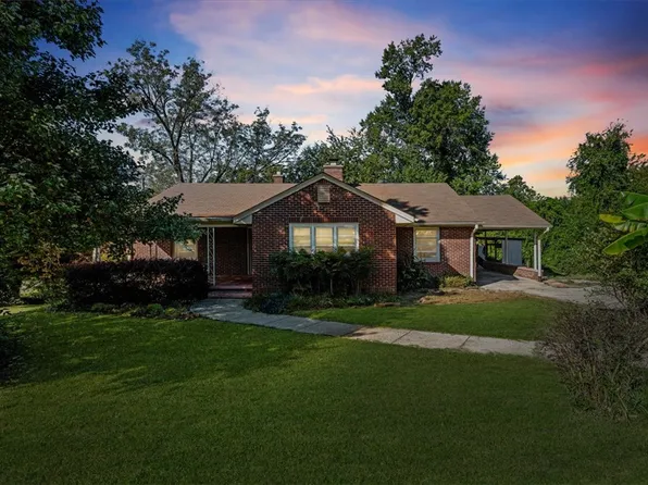 510 S Fairplay St, Seneca, SC 29678