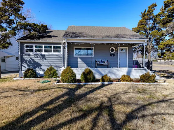 1633 Harding St, Wichita, KS 67208