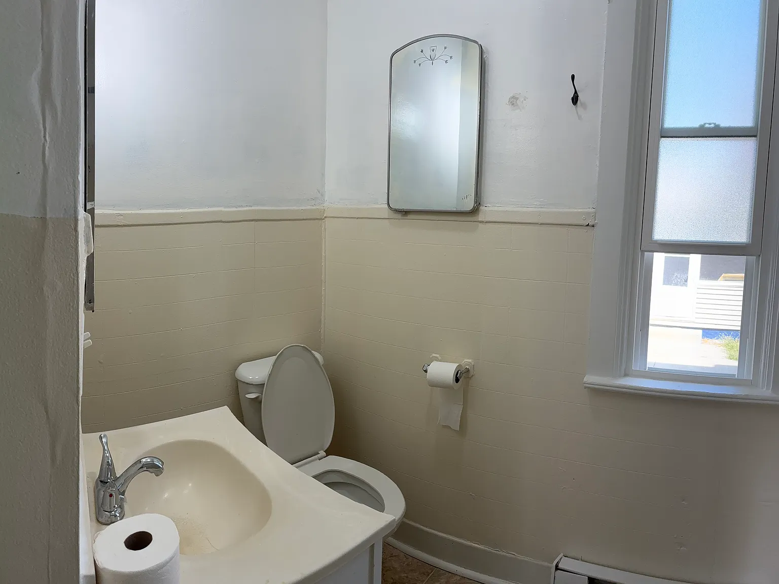 2 bed, 1000 sqft, $1,200 — Photo 4