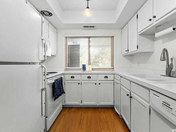 5th image of 1573 E Waterbury Dr Unit F