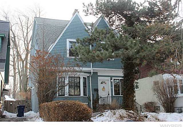 2nd image of 121 Crestwood Ave