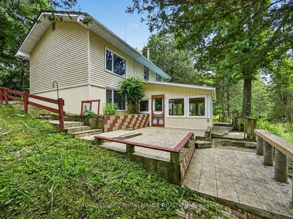 100 Coons Rd, Rideau Lakes, ON K0G 1E0