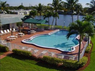 6820 NW 43rd Ter, Coconut Creek, FL 33073