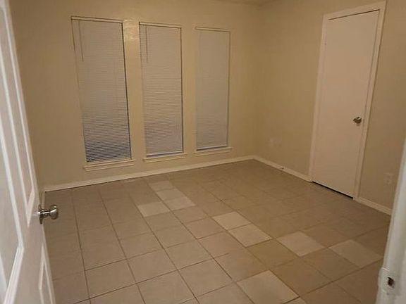 5th image of 4117 Lantern Light Dr