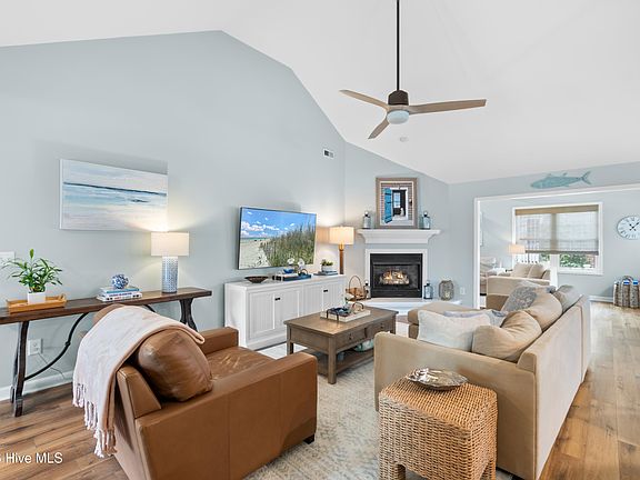 2nd image of 765 Sloop Pointe Lane