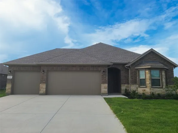 1637 Madeline Ln, Krum, TX 76249