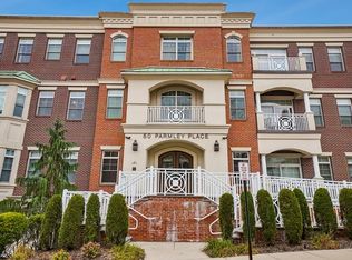 50 Parmley Pl APT 101, Summit, NJ 07901