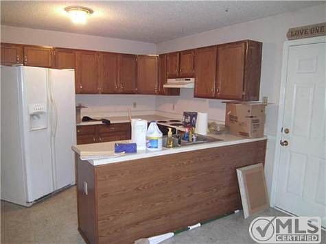 5th image of 251 Kathleen Ct