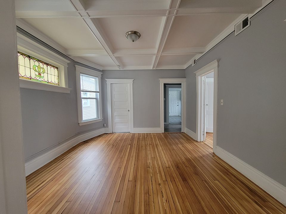 1st image of 925 S 19th St #22