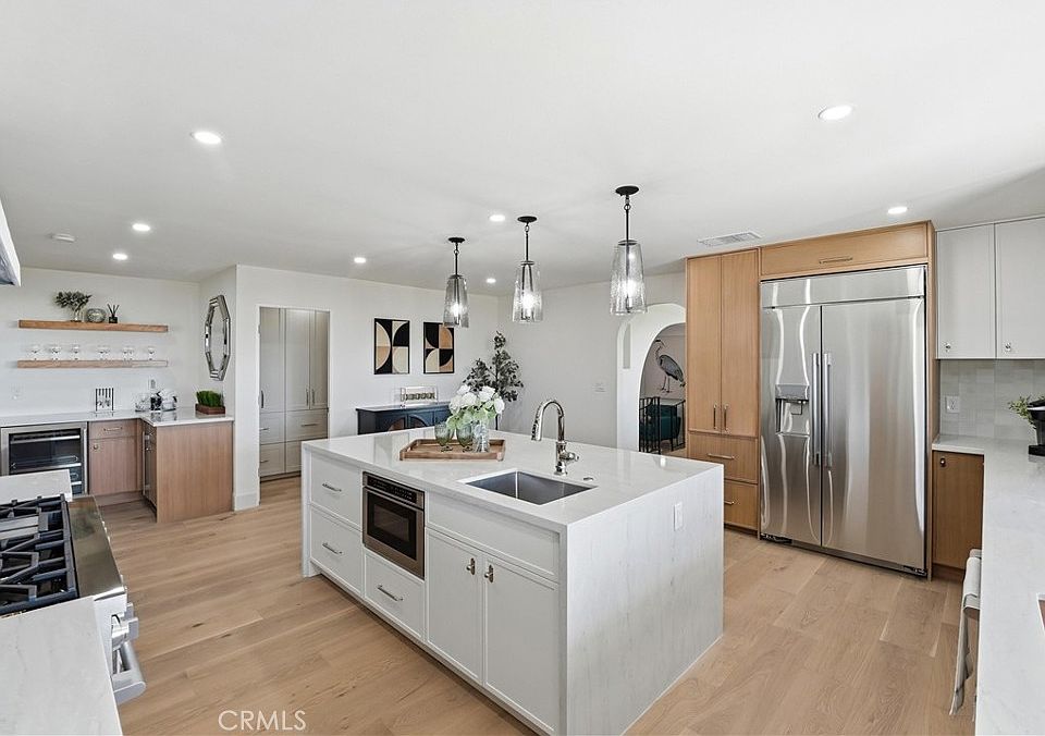 1st image of 2532 Vista Dr