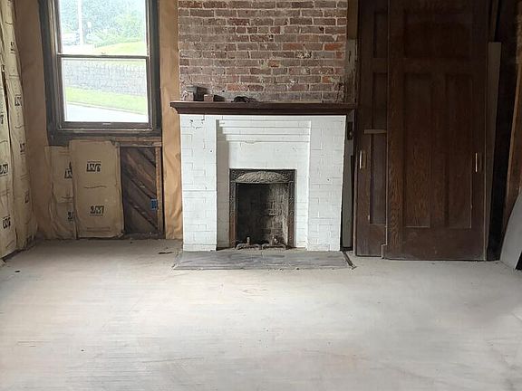 3rd image of 1924 Jefferson St