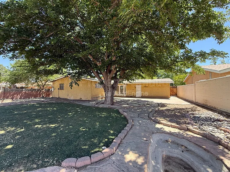 1317 Espanola St NE — Photo 24