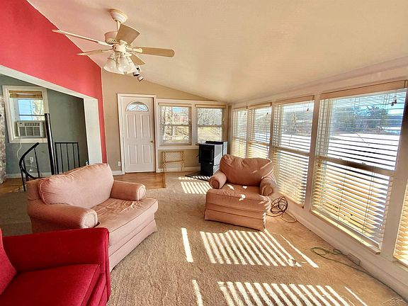2nd image of 3125 Bluff Dr