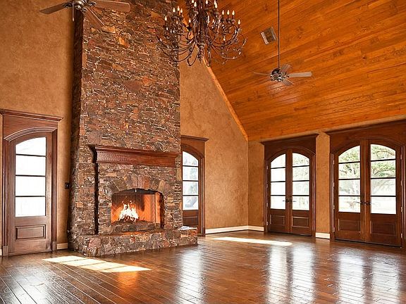 2nd image of 8543 Hidden Hollow Ct