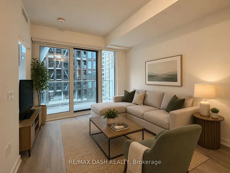 230 Simcoe St #1627 — Photo 1