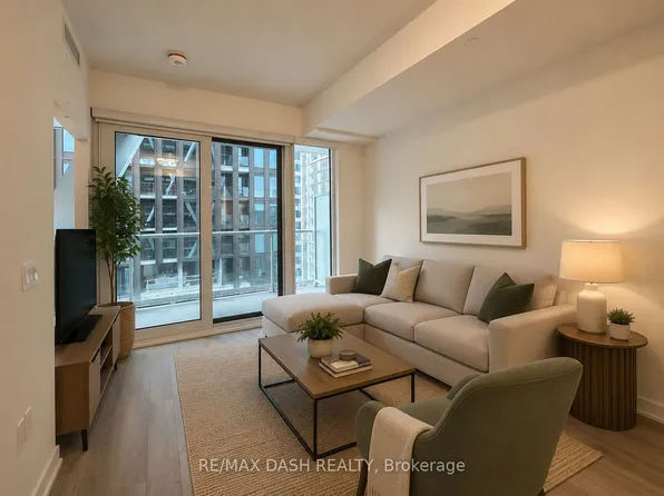230 Simcoe St, Toronto, ON
