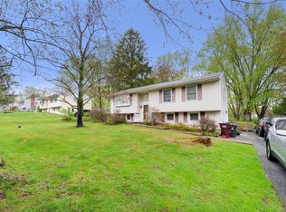 14 Lynmore Avenue, Salisbury Mills, NY 12577