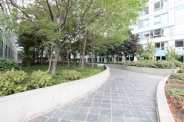 Sold by Compass | media 17