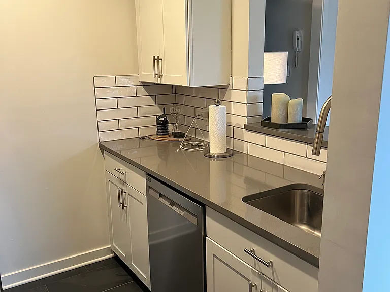 4517 Jefferson St #7 — Photo 10