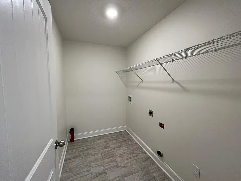 679 Fairview Cir — Photo 15
