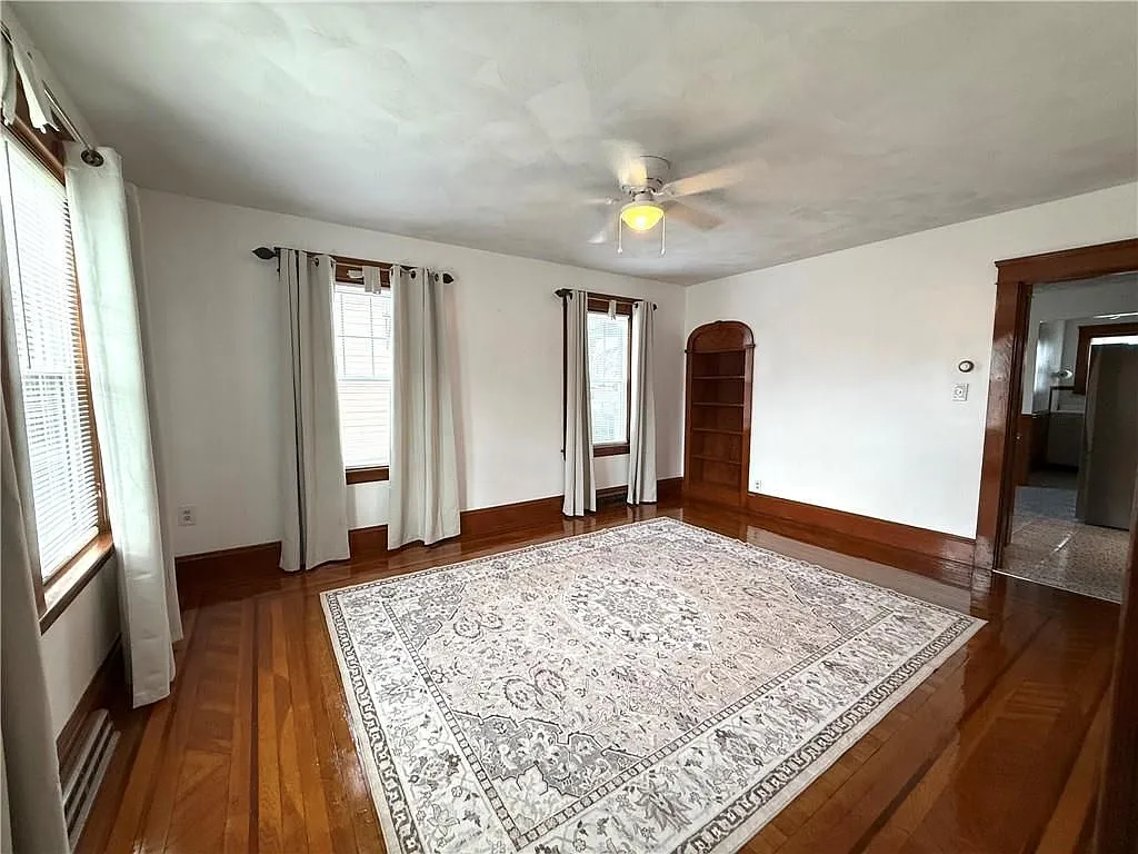 1 bed, 1.0 bath, 988 sqft, $1,800 — Photo 3